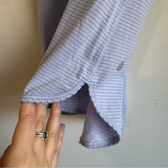 Lululemon 105 F Singlet Heathered Lavender Dusk size medium - Picture 3 of 4